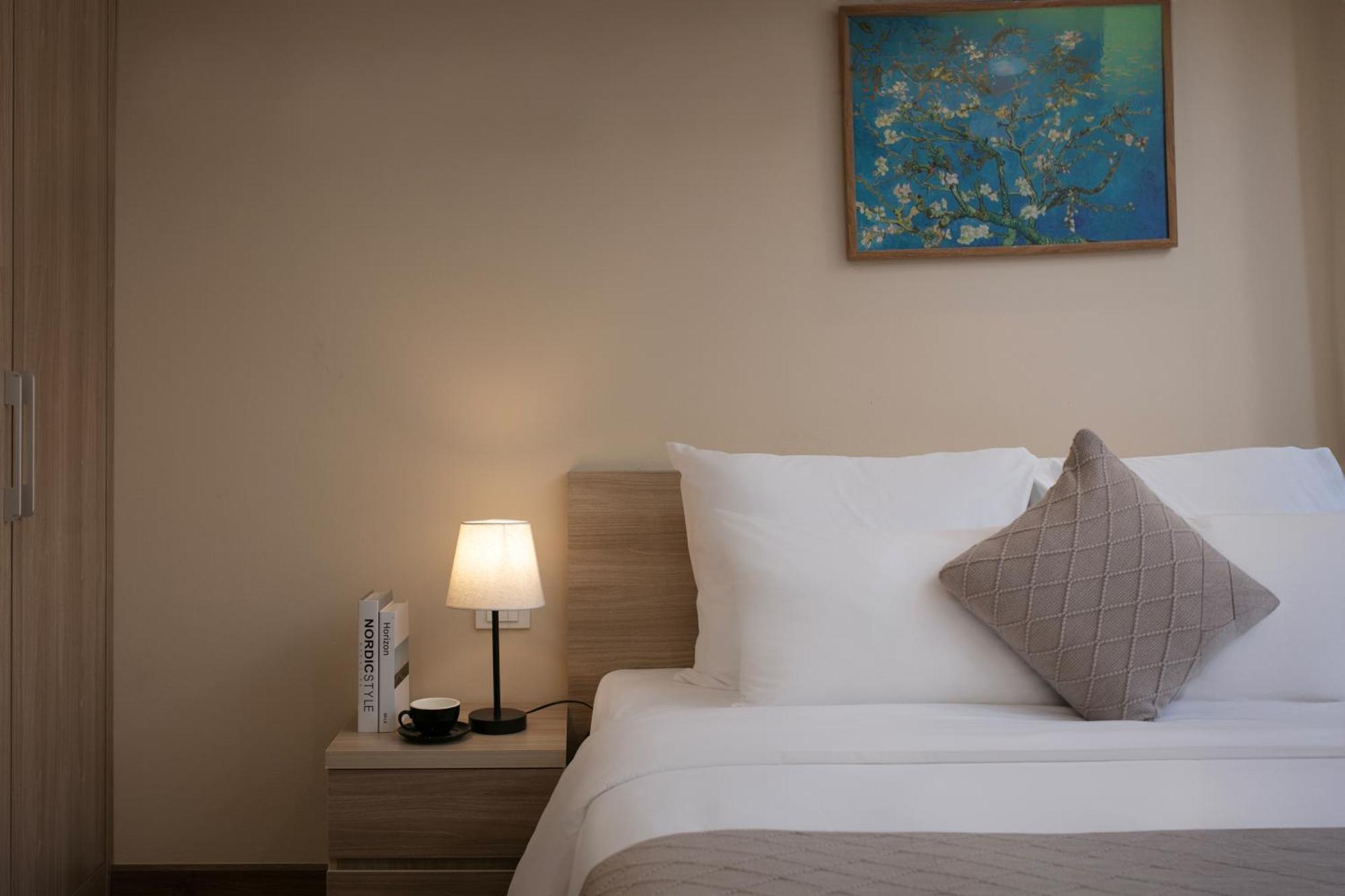 Hb Serviced Apartment - Lac Long Quan ハノイ市 エクステリア 写真