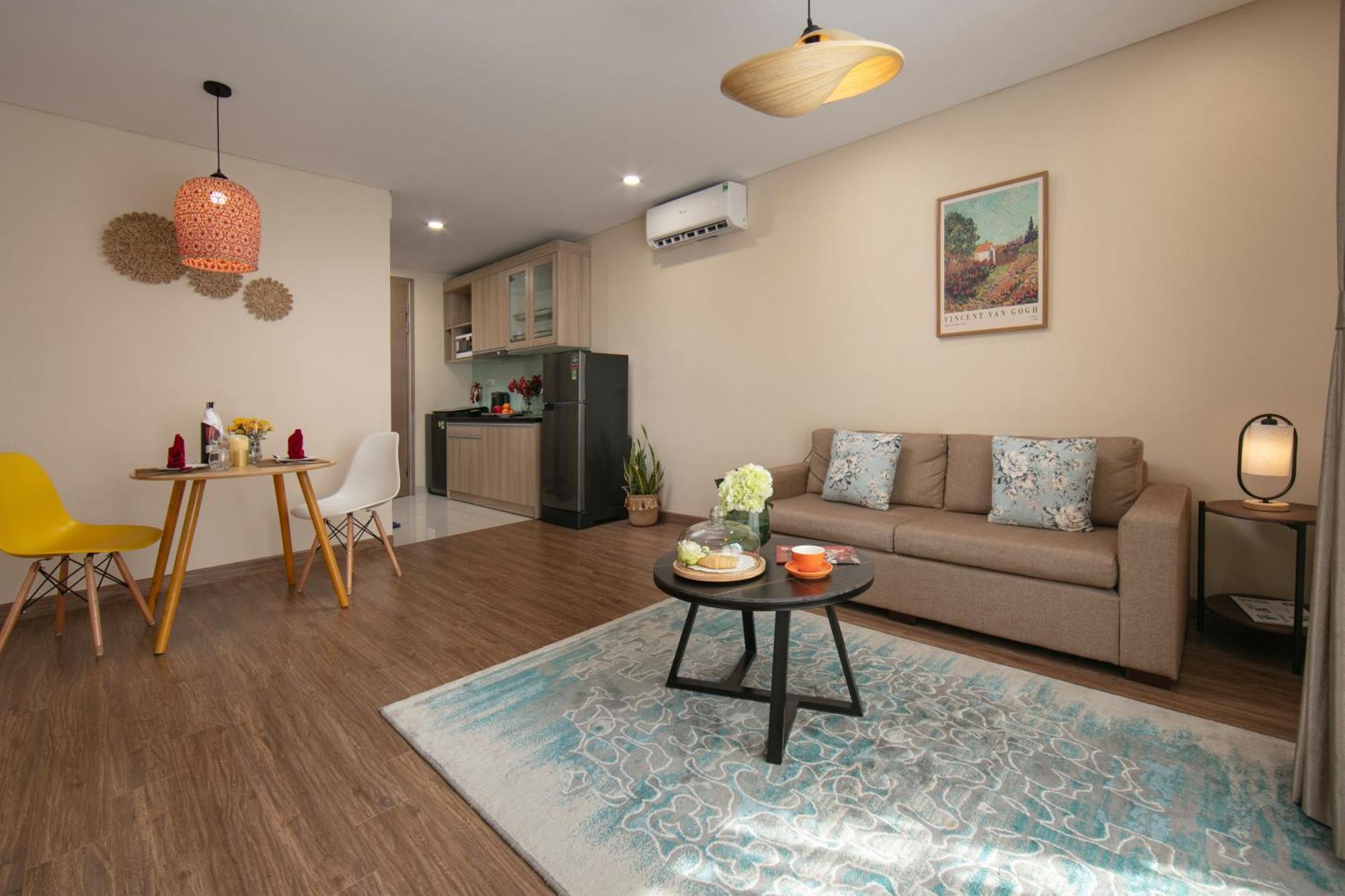 Hb Serviced Apartment - Lac Long Quan ハノイ市 エクステリア 写真